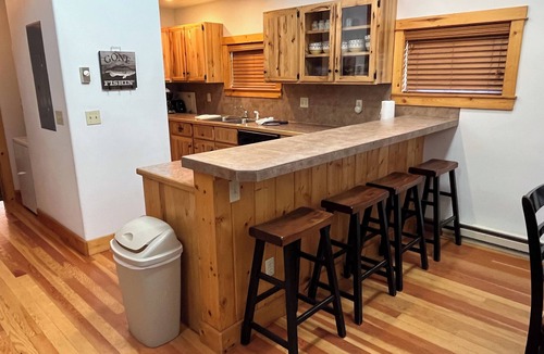 Almont Cabin | Roomy Taylor Canyon Cabin With Private Fishing Access