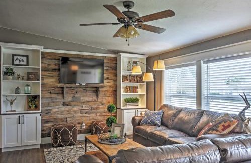 Kingston House | Rustic Chic Home: 10 Mi to Otter Creek State Park!