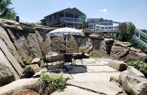 Vermilion Cottage | Rustic Lakeside Vacation Rental with Beach Access in Vermilion, Ohio