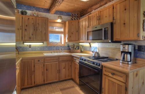 Creede House | Rustic Log Cabin - Close to Creede - Picturesque Views