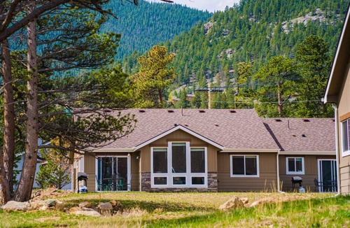 Estes Park Villa | Sale! Dogs OK! Views, King Bed, Near National Park