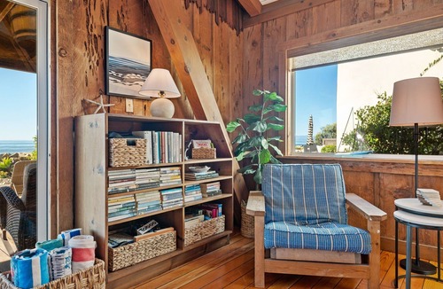 Ventura House | Saltwood Cabin - Oceanfront Bliss