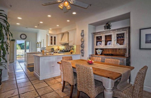 West Beach Condo | Santa Barbara Retreat w/Rooftop Terrace Sleeps 4