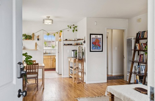 Westside Santa Cruz House | Santa Cruz Beach Bungalow | Walk to Beach | Garden