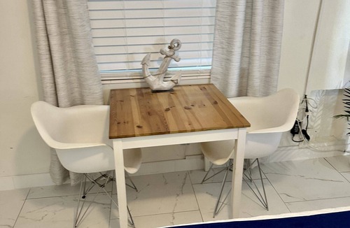 Lauderdale-by-the-Sea Hotel | Sapphire by the Sea - Unit 7 - Queen Studio, heated pool, walk to the , Sleeps 2