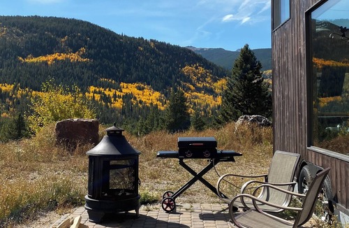 Red Cliff Cabin | Scenic Cozy Solar-Powered Tiny Home High in the Rockies Near Vail Ski Resort