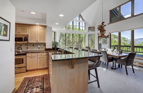 Beaver Creek Condo | Scenic Penthouse Condo for 10, Ski In at Pines Lodge!