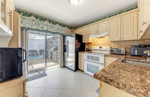 Whisper Walk House | Screened Patio + Pool: Work Remote in Boca Raton!