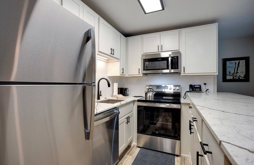 Steamboat Springs Condo | SE042 | Pool Access | Mountain Views | Hot Tub | Ski In/Out | Winter Shuttle