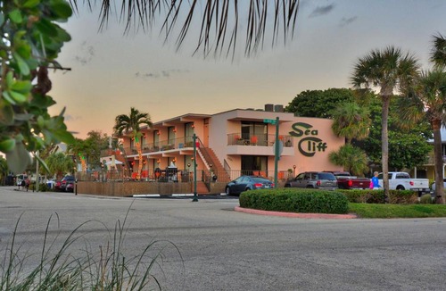 East Fort Lauderdale Hotel | Sea Cliff Hotel