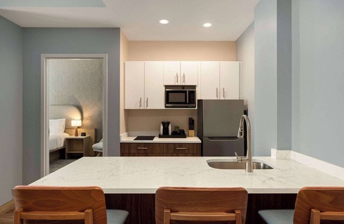 East Fort Lauderdale Hotel | Sea Glass Beach Place, Trademark Collection by Wyndham