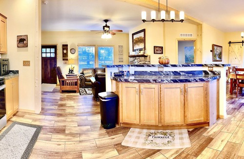 Florissant House | Secluded 4-bedroom Mountain Cabin, Hot Tub, Big Kitchen, Air Conditioning,