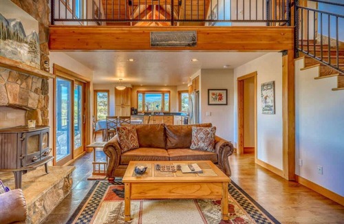 Pagosa Springs Cabin | Secluded Cabin w/Hot Tub on 8 Acres