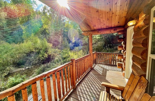 Coaldale Cabin | Secluded Creekside Cabin