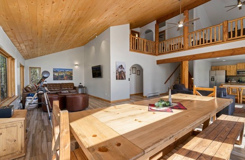 Purgatory House | Secluded Getaway Near Purgatory - Luxurious Hot Tub, Idylic 360° Views, Pets OK!