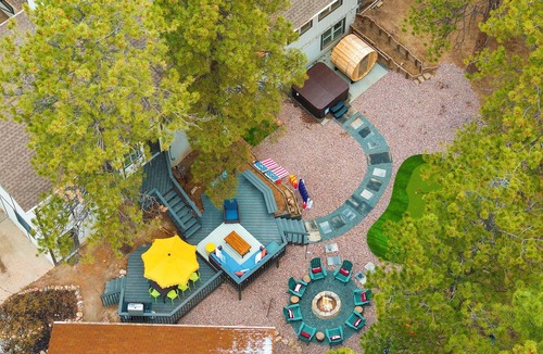 Colorado Springs House | Secluded! Hot Tub, Sauna, Game Room, Golf, Firepit, Great for groups, Sleeps 20!