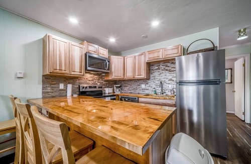 Winter Park Condo | Second-floor condo with fireplace, hot tub & indoor pool - dog-friendly