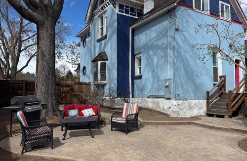 Jefferson Park House | Serene 2-bedroom house with WiFi in Denver