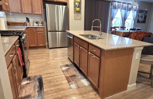 Stapleton House | Serene 3 Bdrm 3 Bthrm Home in Aurora, Sleeps 10 & Near Everything!