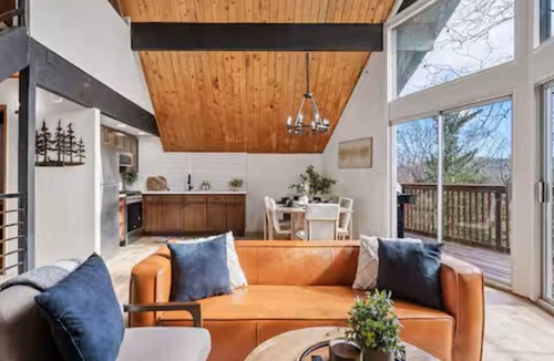 Twin Peaks Cabin | Serene 3-bedroom cabin with game room in Lake Arrowhead