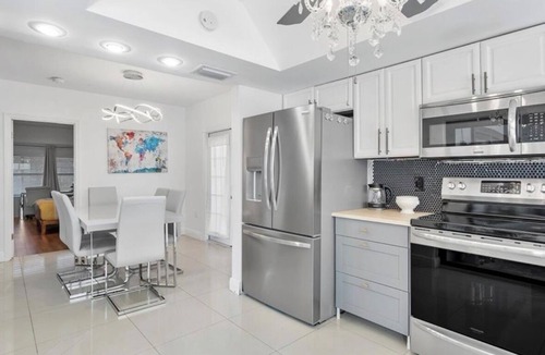 Imperial Point House | Serene 4-BR Home in Fort Lauderdale w/Heated Pool
