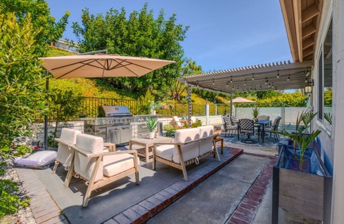 Mission Viejo House | Serene Lake Mission Viejo Pool Home w/h Barbecue-Spaciously Sleeps 12
