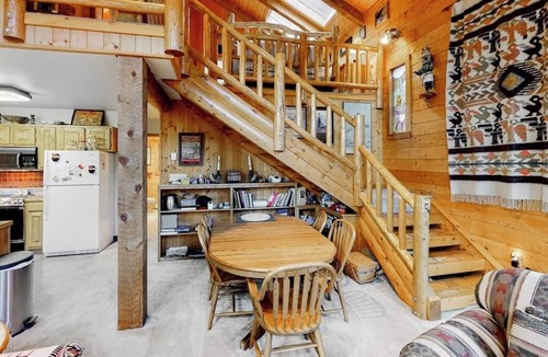 Almont Cabin | Serene mountainside cabin, with washer/dryer - near skiing