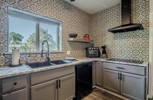 Fruita House | Serene Retreat: Pool Table & Hot Tub