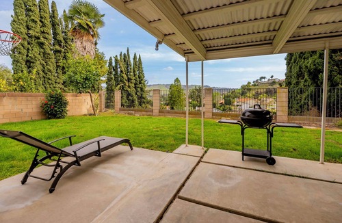 Rowland Heights House | Serene Retreat&Modern Comforts in Rowland Heights