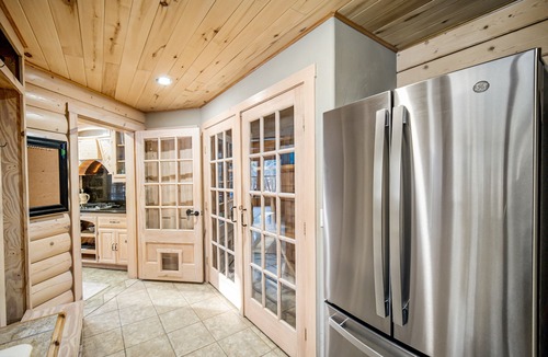 Pagosa Springs House | Serene & sun-filled mountain retreat with fire pit, deck, & great views