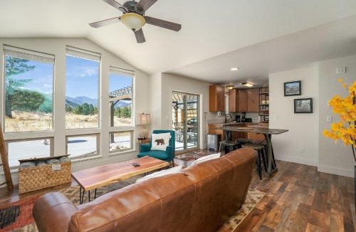Estes Park Apartment | Serenity in the Rockies townhouse