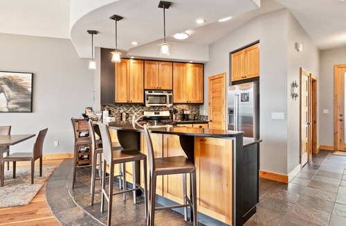 Windcliff Estates Condo | Serenity Luxury Vacation At Windcliff 3 Bedroom Home by RedAwning