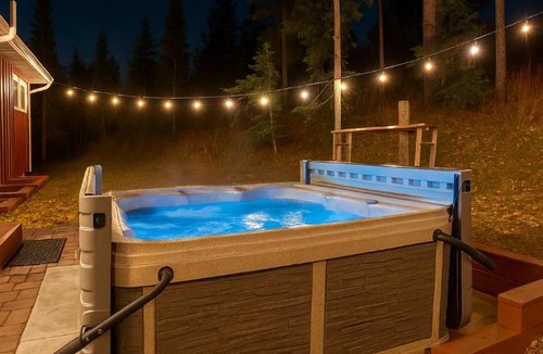 Cascade-Chipita Park House | Serenity Pines Hideaway w HotTub