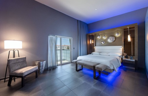 The Strand Hotel | Shade Hotel