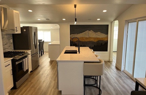 Longmont House | Shanti House: Luxury 2 bedroom and 2 bath home with Steam shower. Walk Downtown!