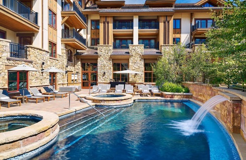 Vail Resort | Sharply Appointed Plaza Room with Custom Artwork - Steps to Pool, Dining & Spa