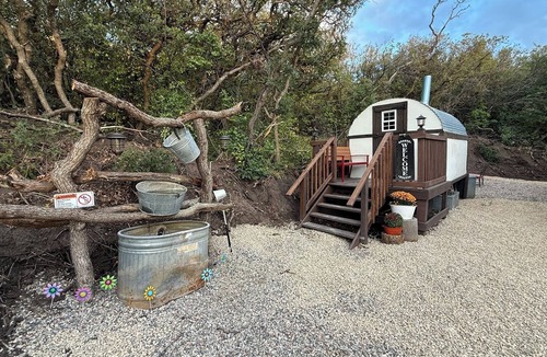 Collbran House | Sheep Camp - Steel and Wool Rustic Hideaway
