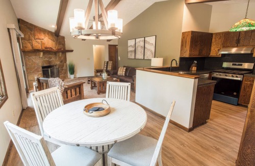 Wayne County House | Sherwood Forest Park- 6BD/3BA on Private Ohio Land