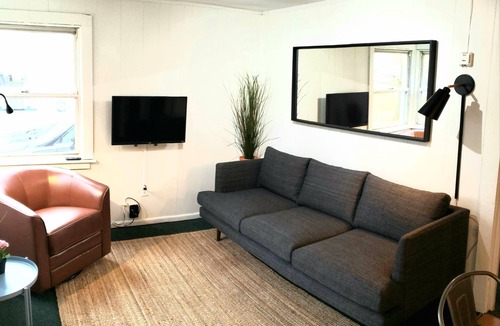 Pymatuning Central House | SHORE HAVEN COTTAGES (#1 and #3)