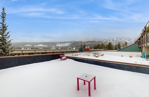 Warrior's Mark Condo | Shuttle to lifts from condo w/panoramic views