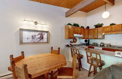 Taos Ski Valley Condo | Sierra Del Sol 10 - Hot Tub, Walk to Lifts & Town
