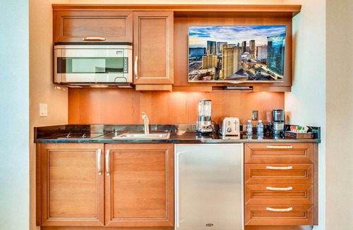 Las Vegas Hotel | Signature Deluxe Balcony Studio by Jet Luxury