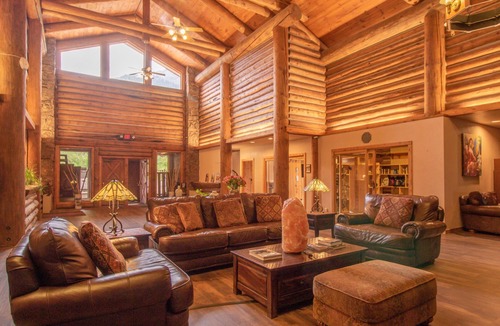 Estes Park Hotel | Single King Room - Longs Peak View