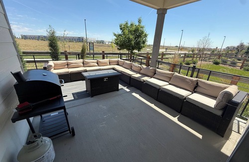 Centerra House | Single Story Ranch l New Build l RMNP l 3bd 2bath l Game room