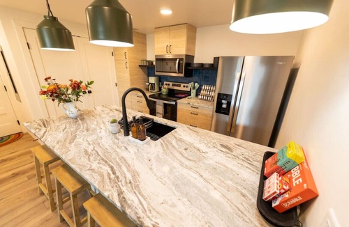 Buena Vista Apartment | Skadi Studio- BRAND NEW- Main Street
