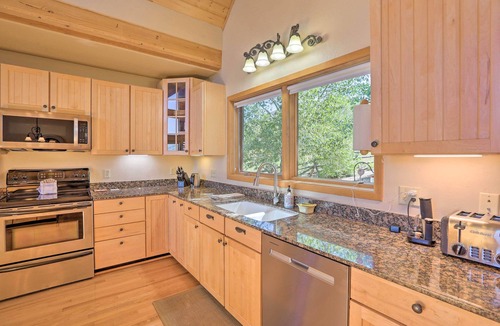 Innsbruck Val Moritz House | Ski + Bike: Home w/Deck & Hot Tub in Granby!