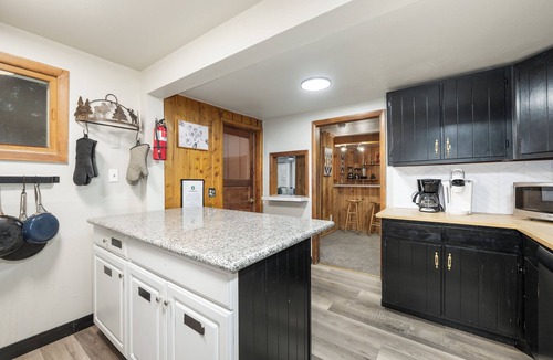 Winter Park Ski Chalet | Ski in 9 Bedroom, great for large groups!