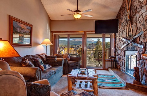 Historic District Condo | Ski-in Breckenridge Condo with On-Site Hot Tubs, 1 Block to Downtown, Stunning V