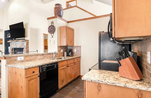 Breckenridge Condo | Ski In/Out at Snowflake Lift; Walk to Town/Hikes