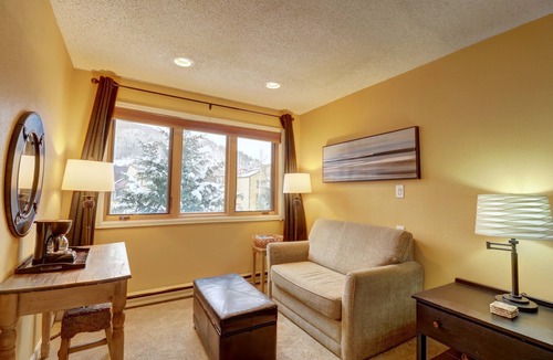 East Village at Copper Condo | Ski in/out Cozy Hotel Room in East Village. FP209